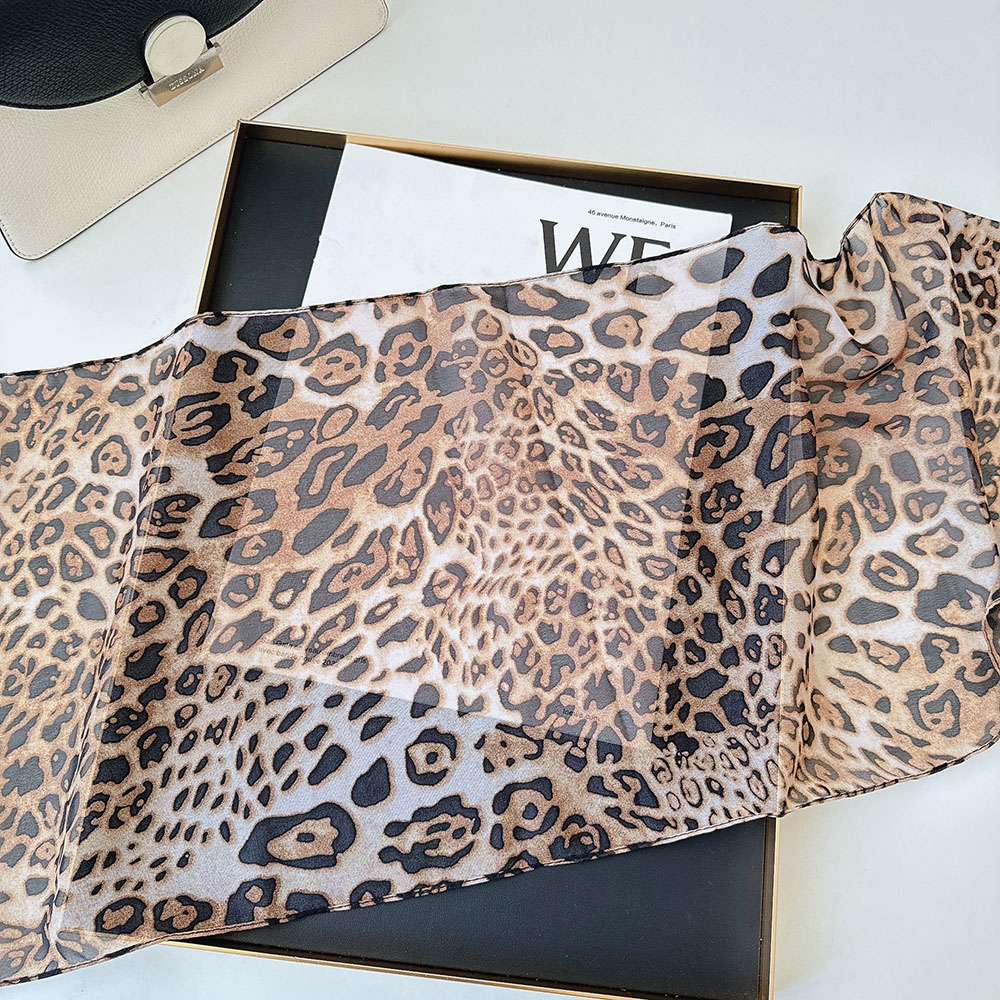 Leopard Small Long Silk Scarf  – Ascot Neck Scarf recenzja i cena
