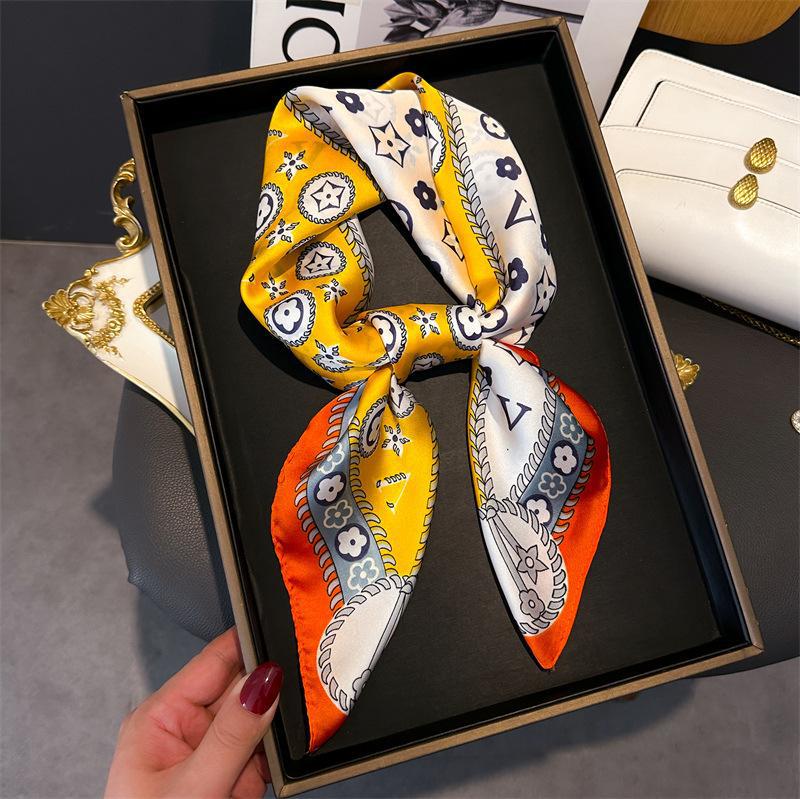 Szalik damski kwadratowy 70 cm – Ascot Neck Scarf recenzja i cena